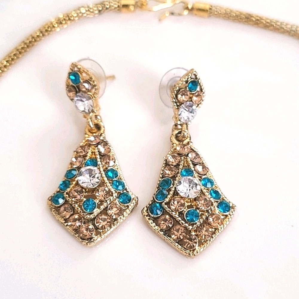Necklace Set - Picture 2 of 9